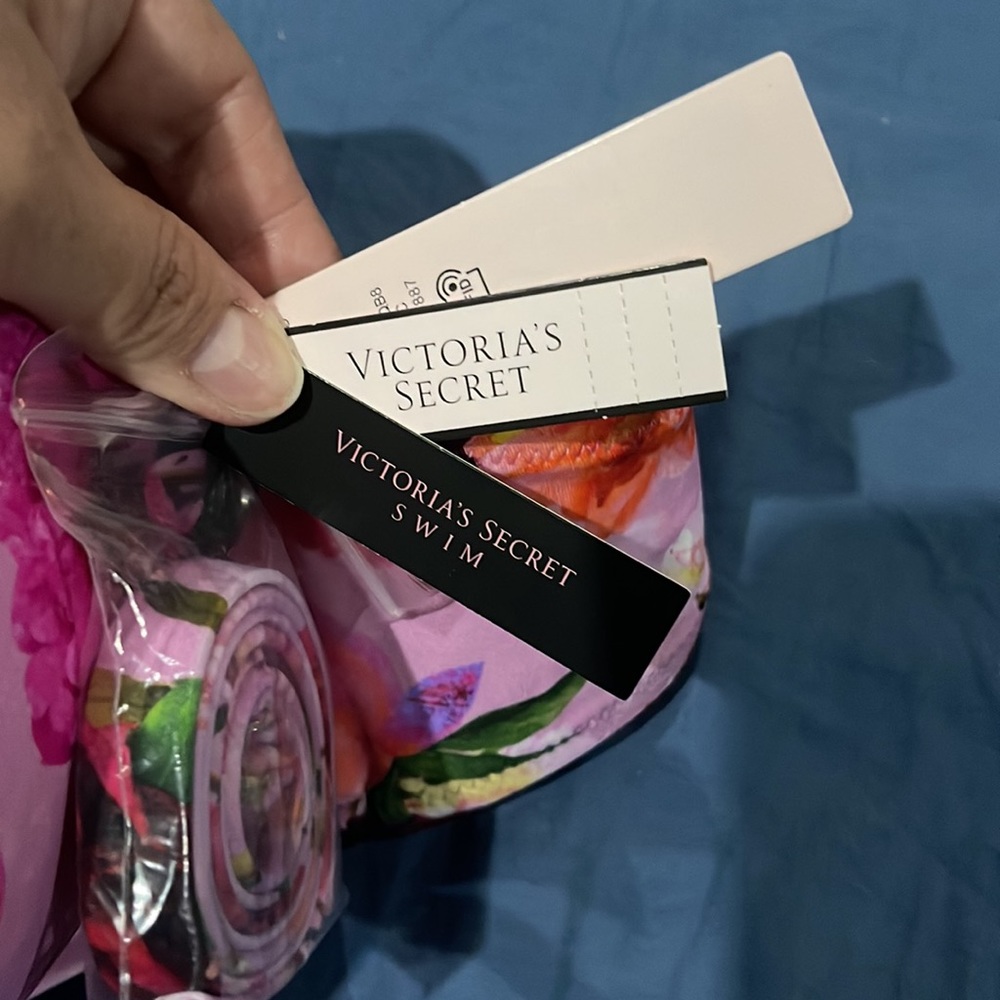 BRAND NEW Floral Victoria Secret Bandeau size 38D - Picture 4 of 4